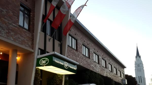 A la foto es mostra l'objecte Victoria Hotel situat a la ciutat de Bredasdorp.