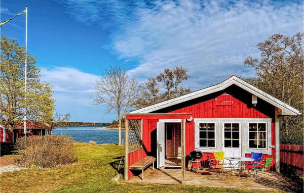 Op de foto is het object Lovely Home In Gräddö With Sauna te zien, gelegen in de stad Lidö.