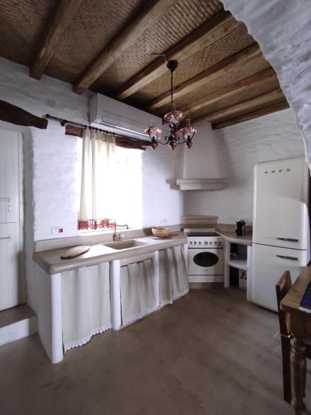 Na fotografii je vidět objekt Traditional Suites in Chora Kythnos #1 nacházející se ve městě Kythnos.