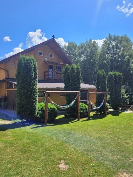 A la foto es mostra l'objecte Cabana Sebes Bera situat a la ciutat de Mărgineni.