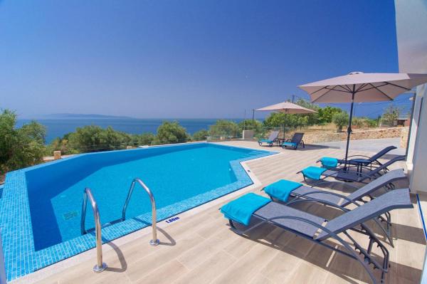 Nella foto è visibile l'oggetto Villa Michou Thalassa by Villa Plus situato nella città di Lourdata.