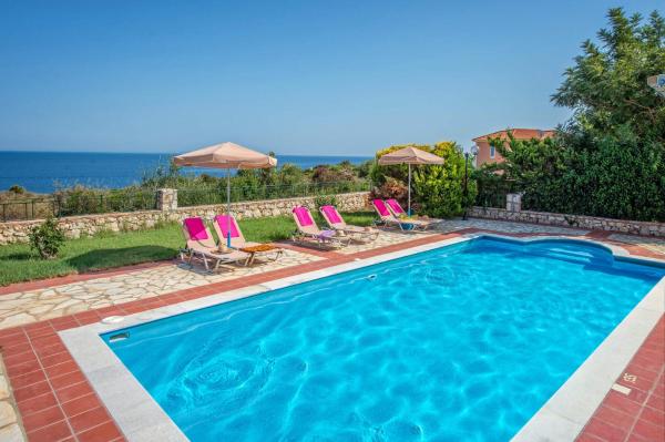 A la foto es mostra l'objecte Villa Skala Seaview by Villa Plus situat a la ciutat de Spathíon.