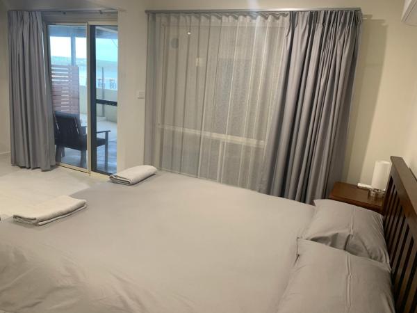 Foto 2: Beachside & Jetty View Apartment 4 - First Mate Apt limited sea view