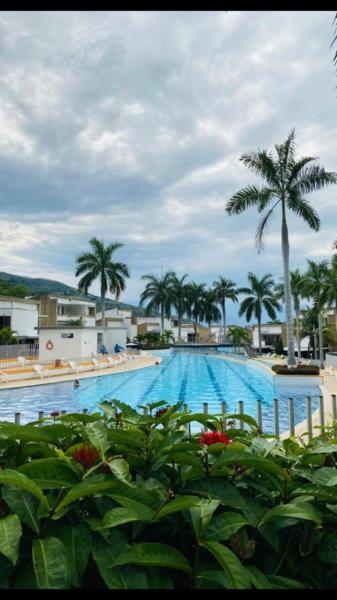CASA VACACIONAL CON PISCINAS EN SAN JERONIMO - CIUDADELA PREMIUm, Медельин