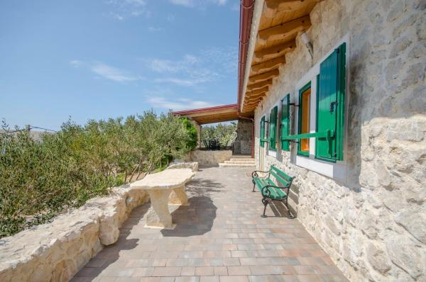På billedet ses objektet House Srecko beliggende i byen Miškovići.