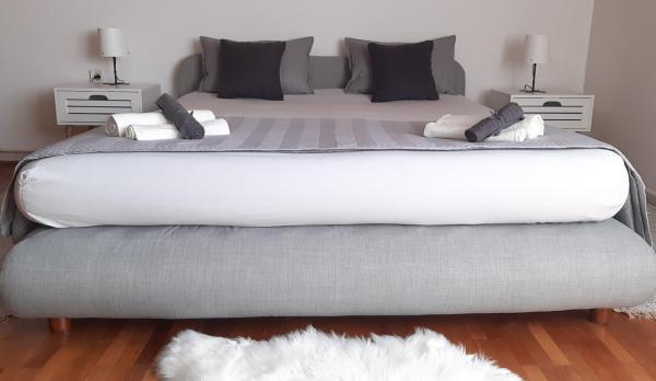 A la foto es mostra l'objecte Apartman Ljiljan situat a la ciutat de Brzi Brod.