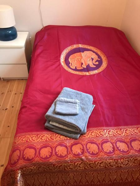 På bildet vises objektet Dr Haave- middle of nowhere, pikeværelset som ligger i byen Vanvik.