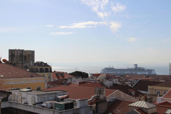 A la foto es mostra l'objecte Miradouro de Lisboa situat a la ciutat de Lisboa.