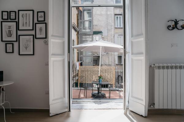 Na zdjęciu widoczny jest obiekt Casa Napoletana - Nilo położony w mieście Neapol.