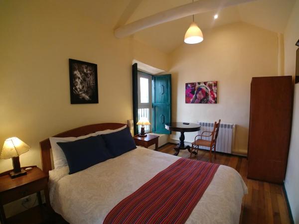 Na fotografii je vidět objekt Hostal Corihuasi nacházející se ve městě Cuzco.