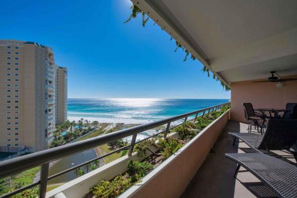 A la foto es mostra l'objecte Edgewater #1402 situat a la ciutat de Destin.