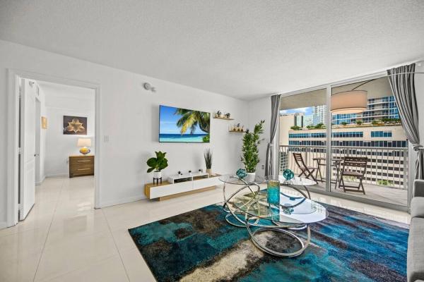 Amazing location W Parking in Miami, Miami
