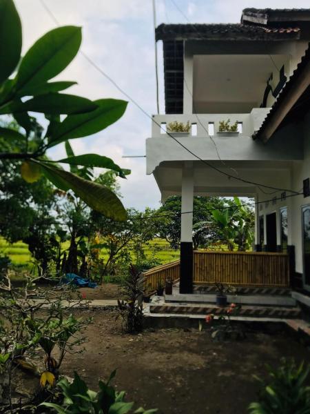 Na fotografii je vidět objekt Tiara Homestay nacházející se ve městě Ongge.