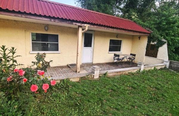 A la foto es mostra l'objecte Mini maison indépendante avec terrasse situat a la ciutat de Nixéville.