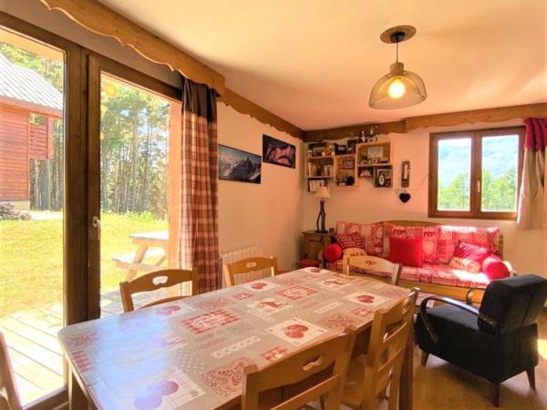 En la foto se muestra el objeto Chalet Mitoyen 3 Pièces avec Local Ski et Parking Gratuit - FR-1-504-3 ubicado en la ciudad de Le Dévoluy.