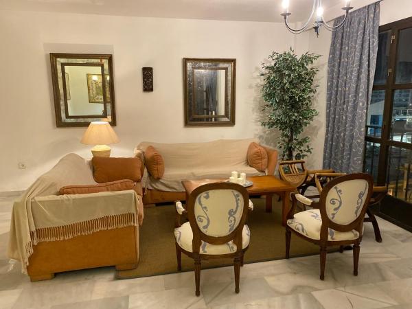 A la foto es mostra l'objecte Best Location Apartment in Puerto Banus - Wifi situat a la ciutat de Marbella.