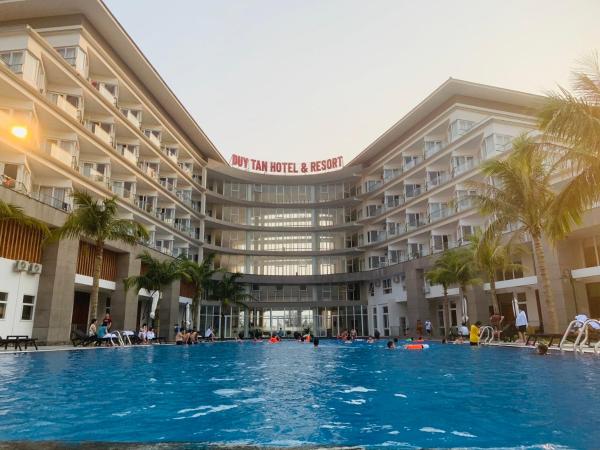 写真にはDương Cảnh市にあるDuy Tân Quảng Bình Hotel & Resortが写っています。