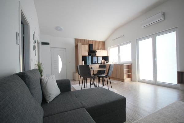 På bildet vises objektet Apartman Echo som ligger i byen Crno Blato.