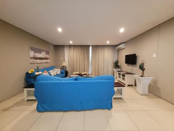 Photo 6 : Accommodation Front - Fabulous 4 Sleeper with Jaw - dropping Views