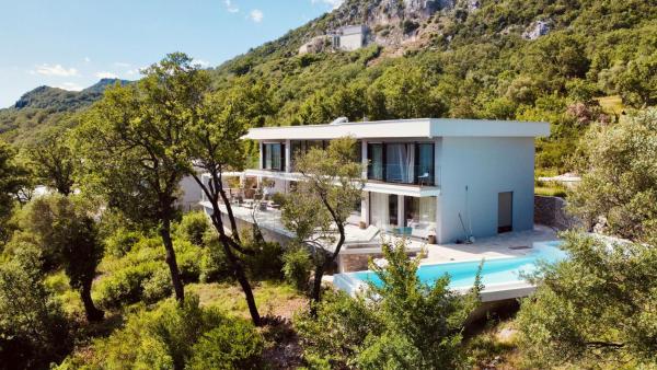 Boka Rock Montenegro - Luxury Villa With Private Pool And Sea View - Montenegro