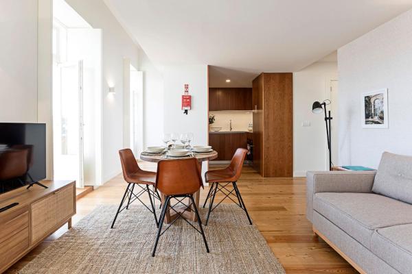 Stunning Duplex Near River by LovelyStay, Porto