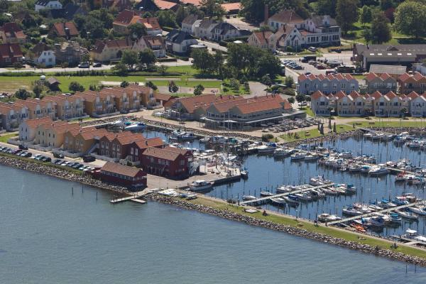 På billedet ses objektet Hotel Rudkøbing Skudehavn Apartments beliggende i byen Rudkøbing.