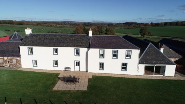A la foto es mostra l'objecte Pant Farmhouse situat a la ciutat de Ochiltree.