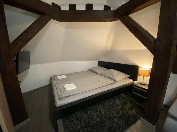 Bristol Apartments - Baja