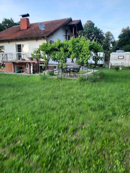 En la foto se muestra el objeto Ferienwohnung Süß ubicado en la ciudad de Kovanluk.