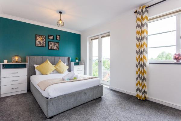 Luke Stays - Windmill Way - Gateshead