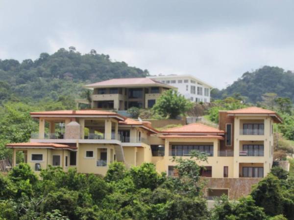 A la foto es mostra l'objecte Casa Amarillo Jaco Beach Costa Rica situat a la ciutat de Jacó.