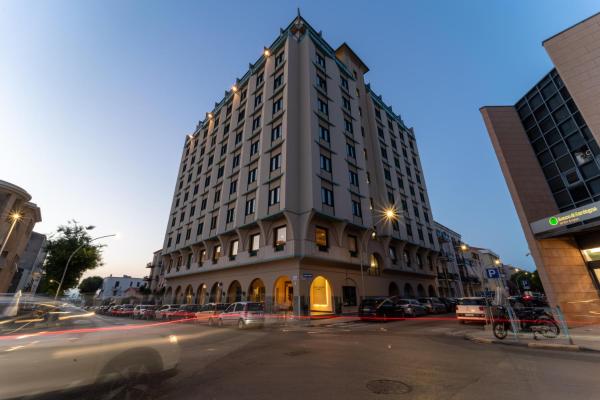 写真にはアルゲーロ市にあるHotel Catalunyaが写っています。