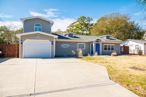 Barbee Beach House By Oak Island Accommodations - Oak Island, NC