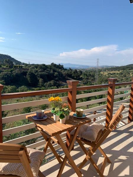 En la foto se muestra el objeto Gaia Kozbeyli ubicado en la ciudad de Foça.