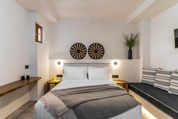 A la foto es mostra l'objecte Amer Suites situat a la ciutat de Fira.