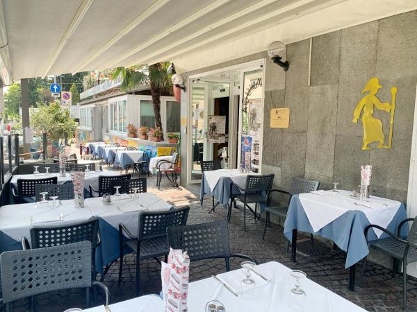 A la foto es mostra l'objecte Aquila Nera Di Tony situat a la ciutat de Ivrea.