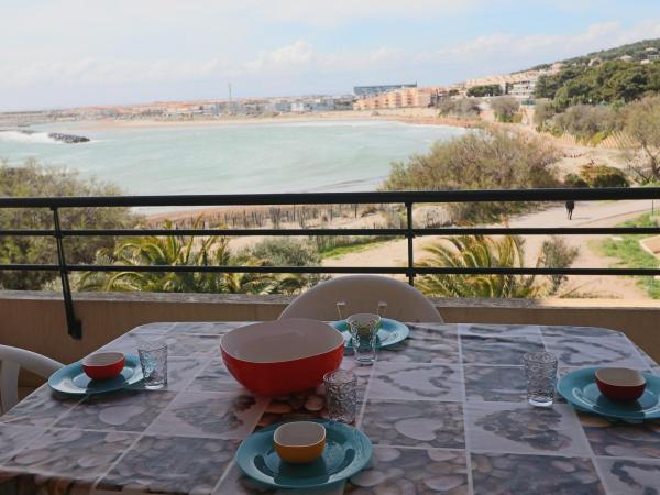 Na fotografii je vidět objekt Appartement 2 pièces, terrasse 14m², face plage, pour 6 personnes, classé 2* - FR-1-472A-173 nacházející se ve městě Sète.