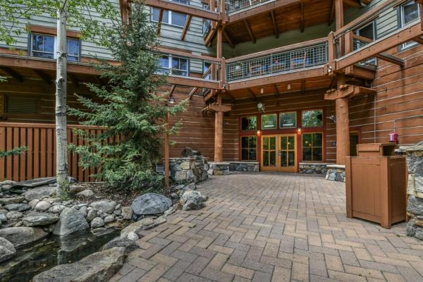 På billedet ses objektet Jackpine Lodge 2 Bedroom Condo beliggende i byen Keystone.