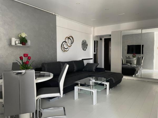 Na zdjęciu widoczny jest obiekt Luxury Westpark 2-Room Apartment Lakeview W5 położony w mieście Bukareszt.