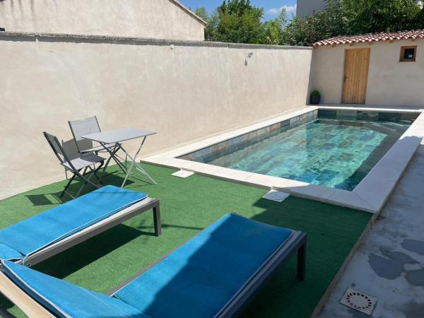 A la foto es mostra l'objecte Villa Jasmin situat a la ciutat de Carpentras.