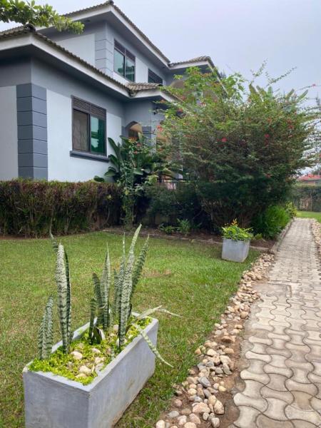 A la foto es mostra l'objecte The Greenville Home situat a la ciutat de Mbarara.