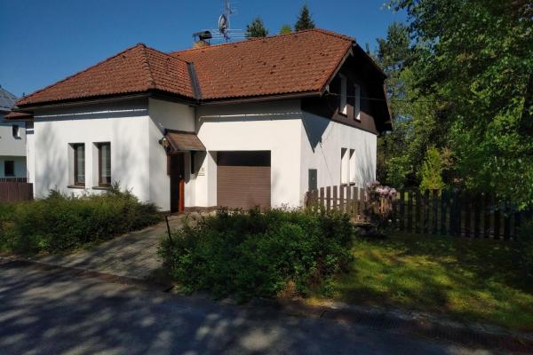 På billedet ses objektet Cottage House beliggende i byen Stožec.