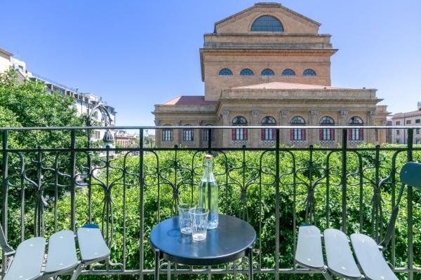 GuestHost - Teatro Massimo Bright and Cozy Apartment, Палермо