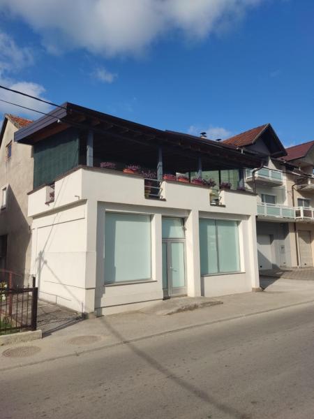 A la foto es mostra l'objecte Apartman Bucko situat a la ciutat de Bihac.