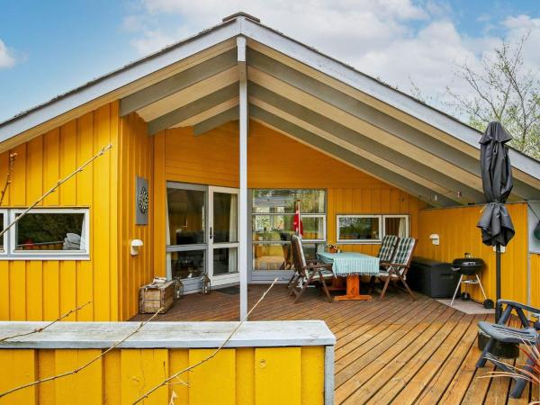 6 person holiday home in Idestrup-By Traum, Marielyst
