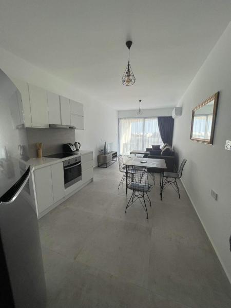 Na zdjęciu widoczny jest obiekt Apartaments Aphrodite położony w mieście Ghaziveran.
