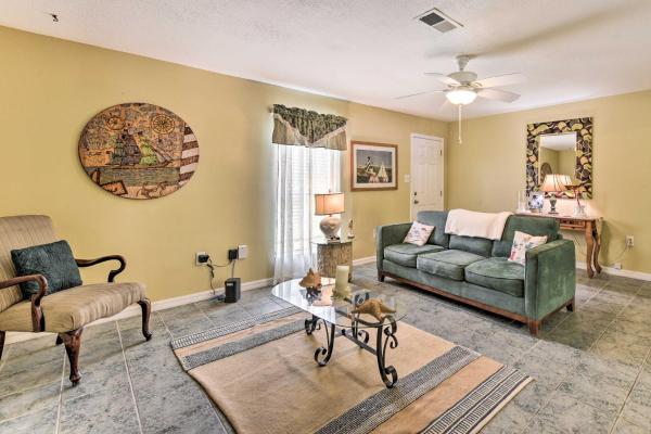 A la foto es mostra l'objecte Charming Townhome with Patio about half Mi to Bayou! situat a la ciutat de Picayune.