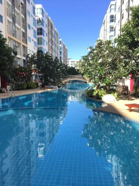 照片显示了位于Sathani Wat Sing市的pool view, resort ambience at Metro Park min 30 nights物件。