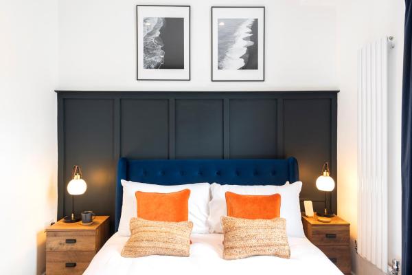 Crescent Apartments - Newport