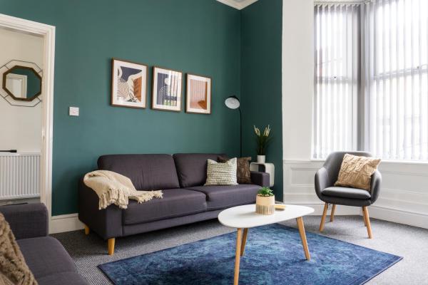 Coningsby House - Air Host & Stay - 6BR, Sleeps 14, Liverpool